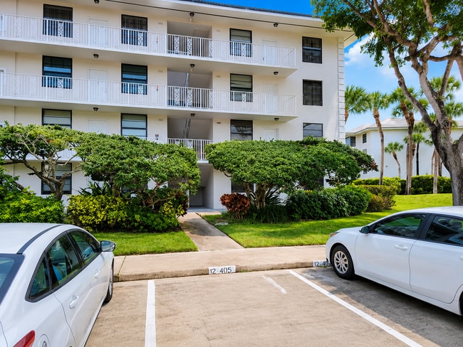 Photo - 3540 Whitehall Dr Unit 106