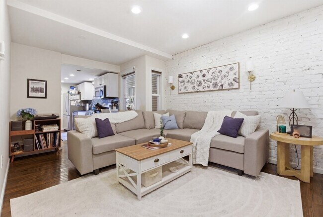 Photo - 245 W Fifth St Unit 4