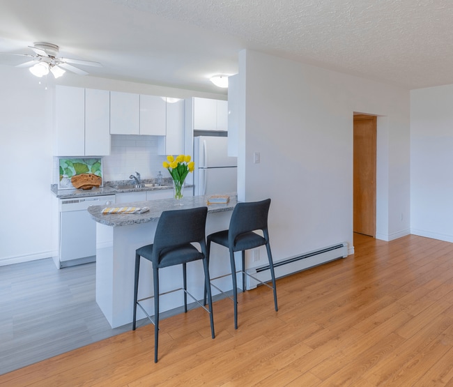 Building Photo - Lorentz Apartments