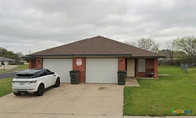 Building Photo - 3203 Raven Dr