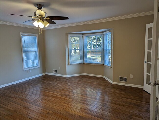 Photo - 153 Craig Wood Way:  Executive Style Livin...