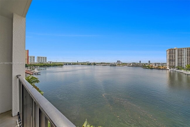 Photo - 17150 N Bay Rd Unidad 2705