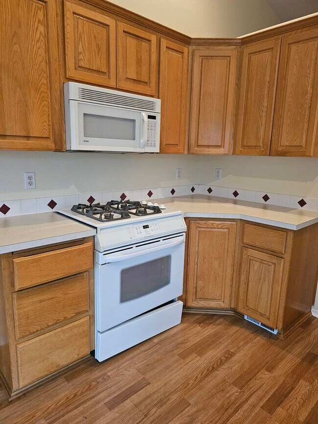 Photo - SUNNY & BRIGHT SINGLE FAMILY HOME IN HILLSBORO