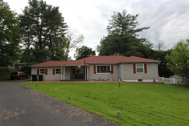 Photo - 140 Jensen Rd House