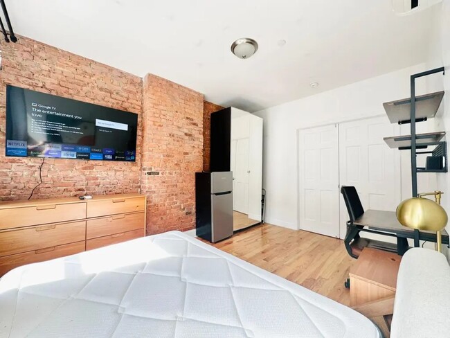 Photo - Furnished room/NOT APARTMENT Unit 1