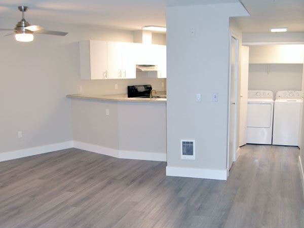 Photo - Elliott Pointe