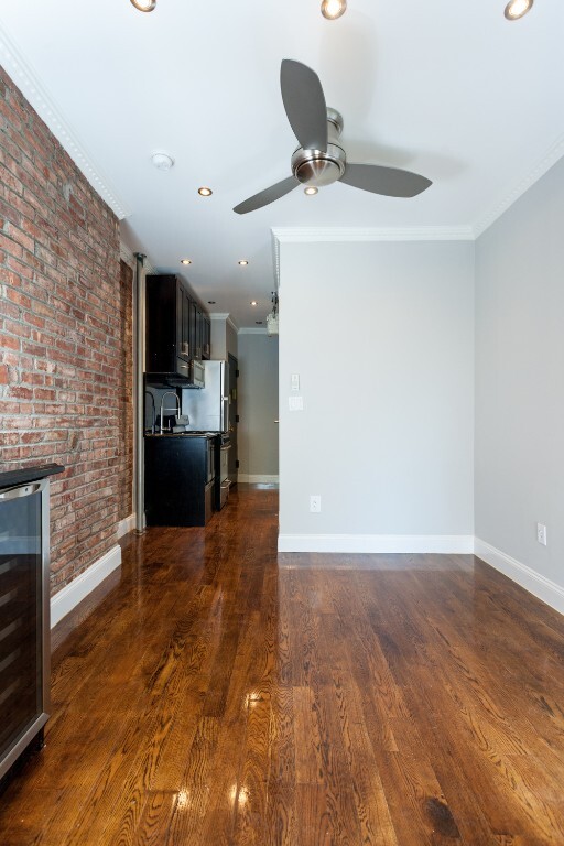 Building Photo - 314 E 106th St Rental