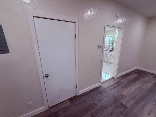 Photo - 323 S Francisca Ave Unit C