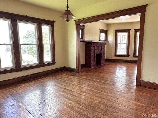 248 Loring Ave