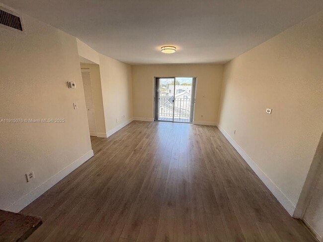 Photo - 1933 SW 7th St Unit 302