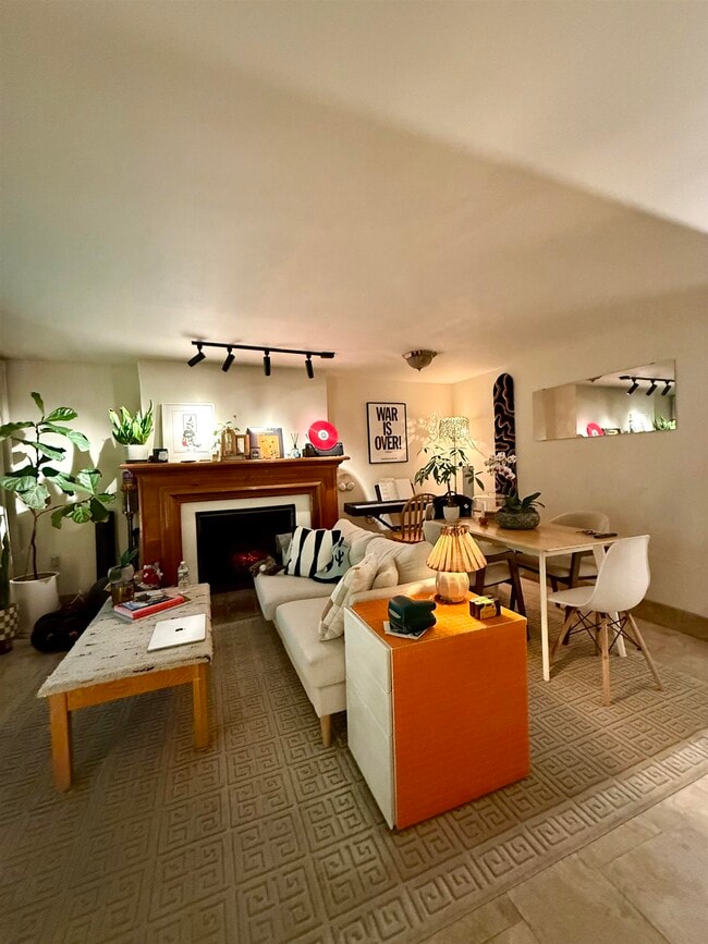 Photo - 613 JERSEY Ave Unit 1