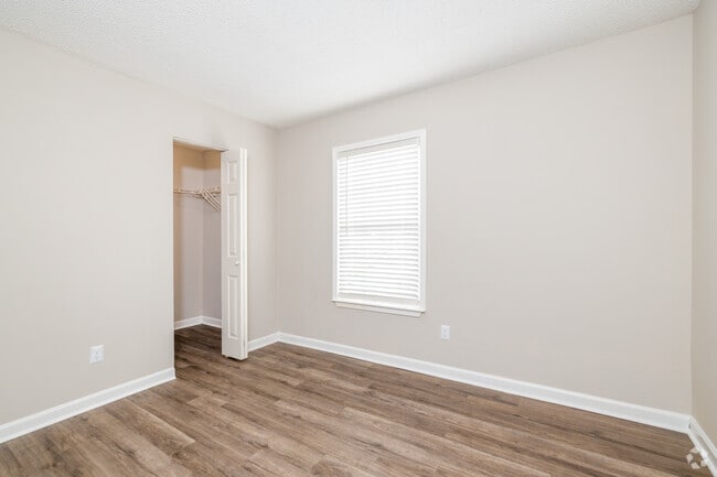 1BR, 1BA - 530SF - Bedroom