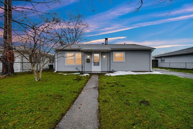 Photo - 3 Bedroom 1 Bathroom House for Rent!