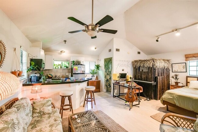 Building Photo - 2400 Thornton Rd Unit B