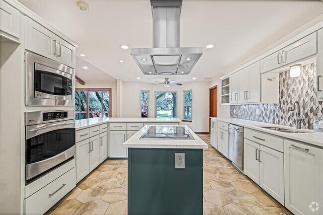 Building Photo - 2013 Mayfield Dr Rental