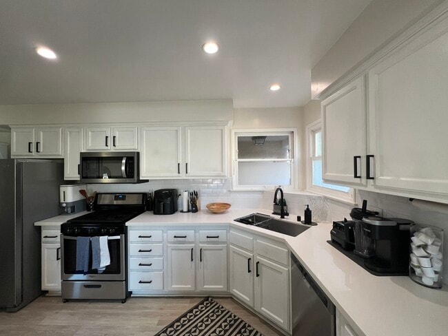 Photo - 5506 W 123rd St