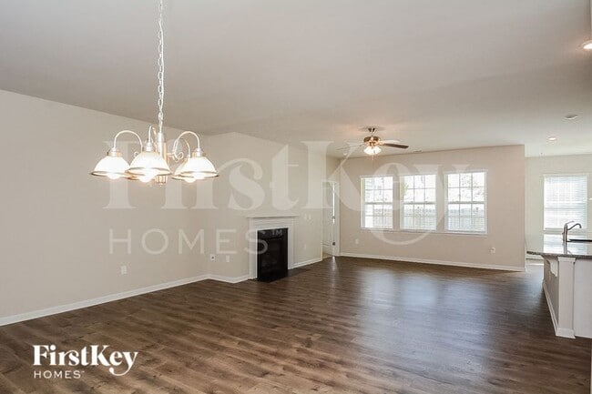 Photo - 302 N Great White Way