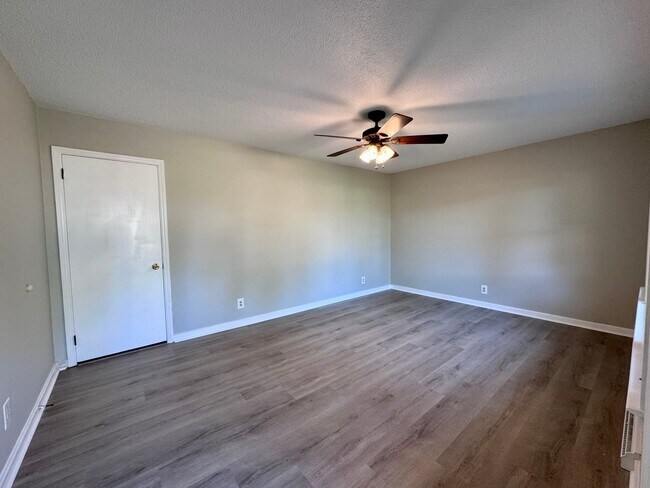 Photo - 4205 Greenhaven Ln