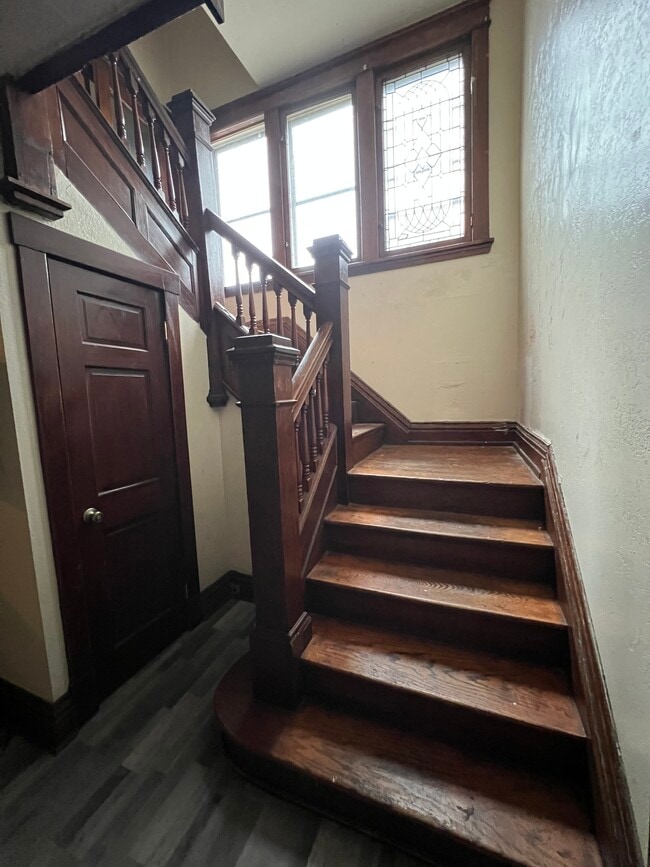 Building Photo - 1068 Elmwood Ave