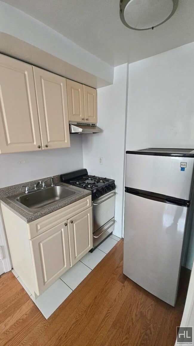 Photo - East 61 Street Unit 3E