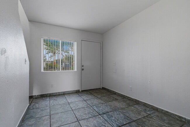 Photo - 12741 W Tasha Dr Unidad Apt 3