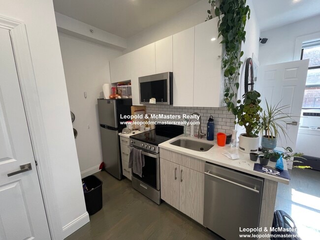 Photo - 50 Queensberry St