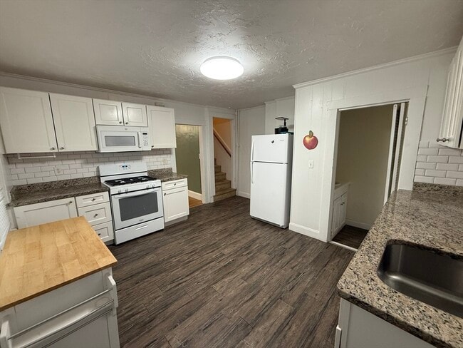 Photo - 17 Moraine Pl