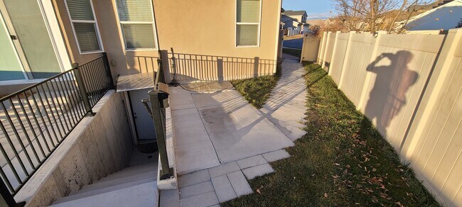 Photo - 1182 Searle Ln