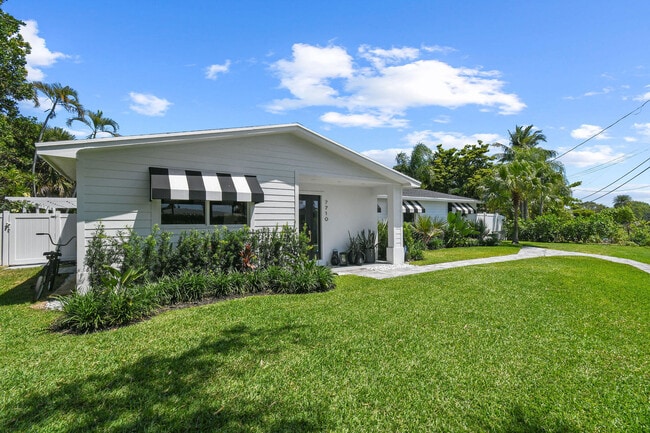 Photo - 7710 W Lake Dr