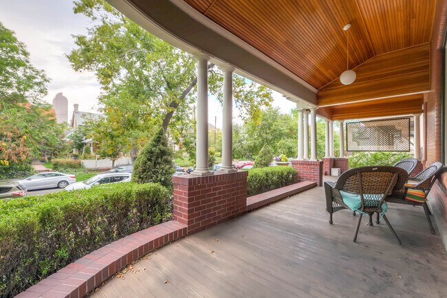 Photo - 1638 N Ogden St Unit 3