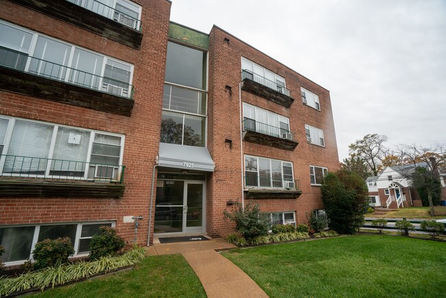 Monterrey Apartments