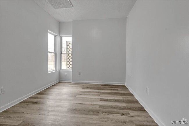 Building Photo - 1608 Sweet Home Rd