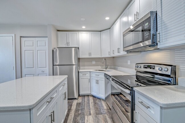 Renovated Bavarian- Kitchen - Hidden Creek Rental