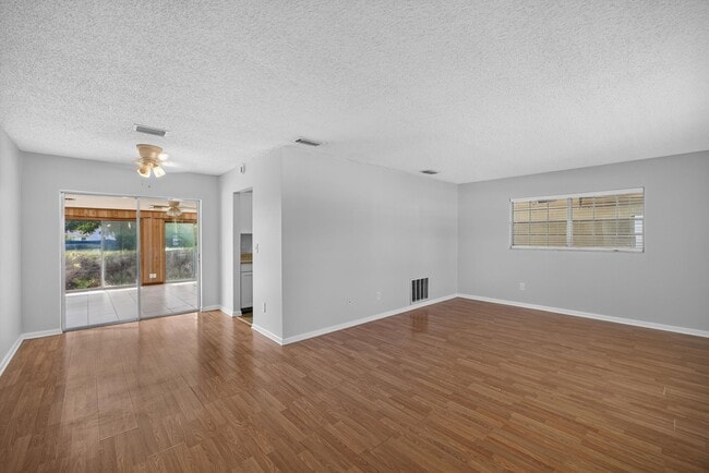 Photo - 328 Palos Ct