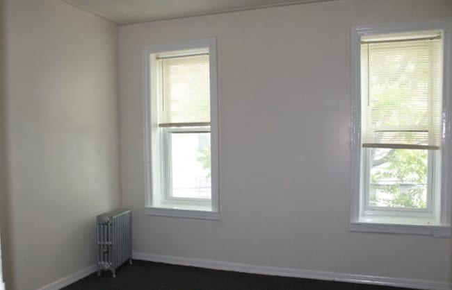 Photo - 580 E 93rd St