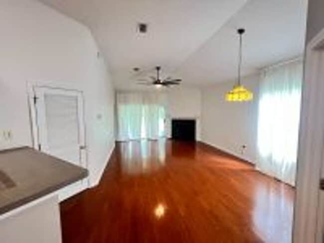 Photo - Charming 2-Bed, 2- bath Townhouse for Rent