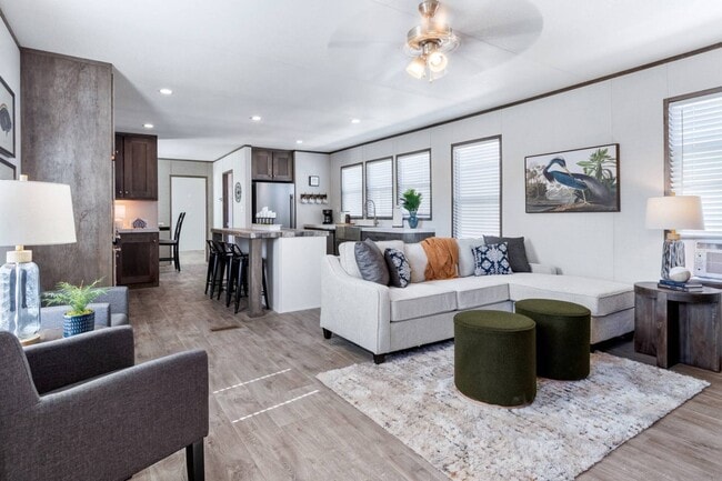 Photo - 719 Armadillo St