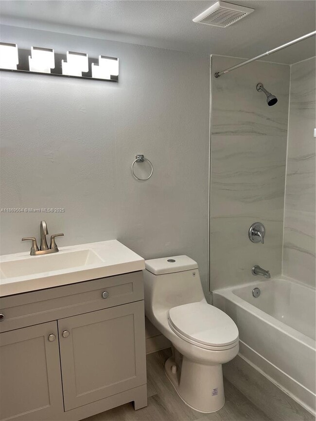Photo - 2871 N Oakland Forest Dr Unit 102