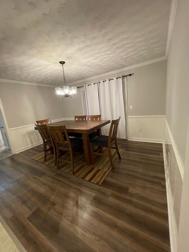 Photo - 505 Meadowbrook Ave
