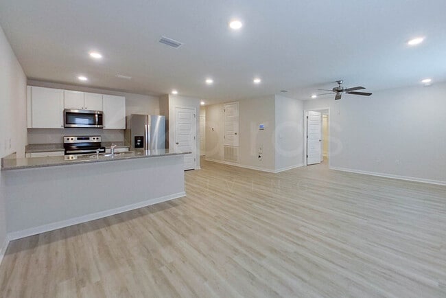 Photo - 110 Metalmark Dr