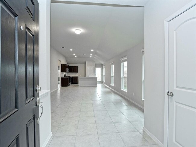 Photo - 208 Trailside Ln