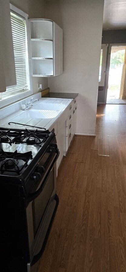 Photo - 515 W Maple St Unit 515 W Maple B