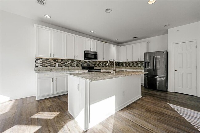 Photo - 1183 Lanier Springs Dr NE