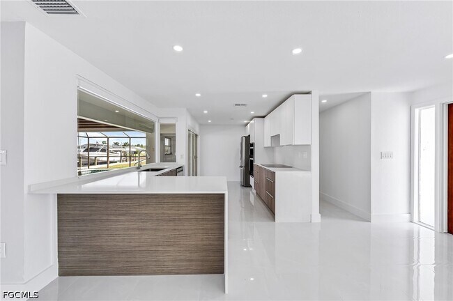 Photo - 1729 Cascade Way