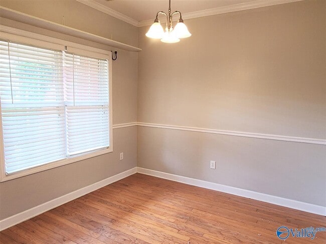 Photo - 144 Oakcrest Rd