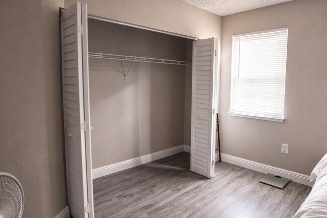 Photo - 5065 Wiles Rd