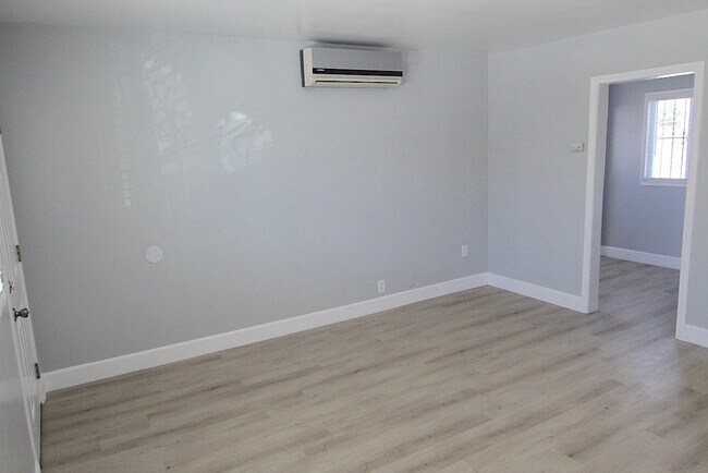 Photo - 3345 Del Mar Ave Unidad 1