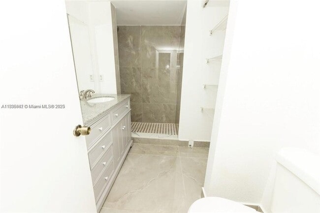 Photo - 4235 N University Dr Unit 205