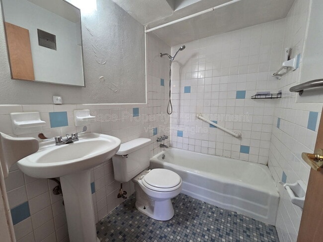 Photo - 2727 Hampton Ave Unit 207