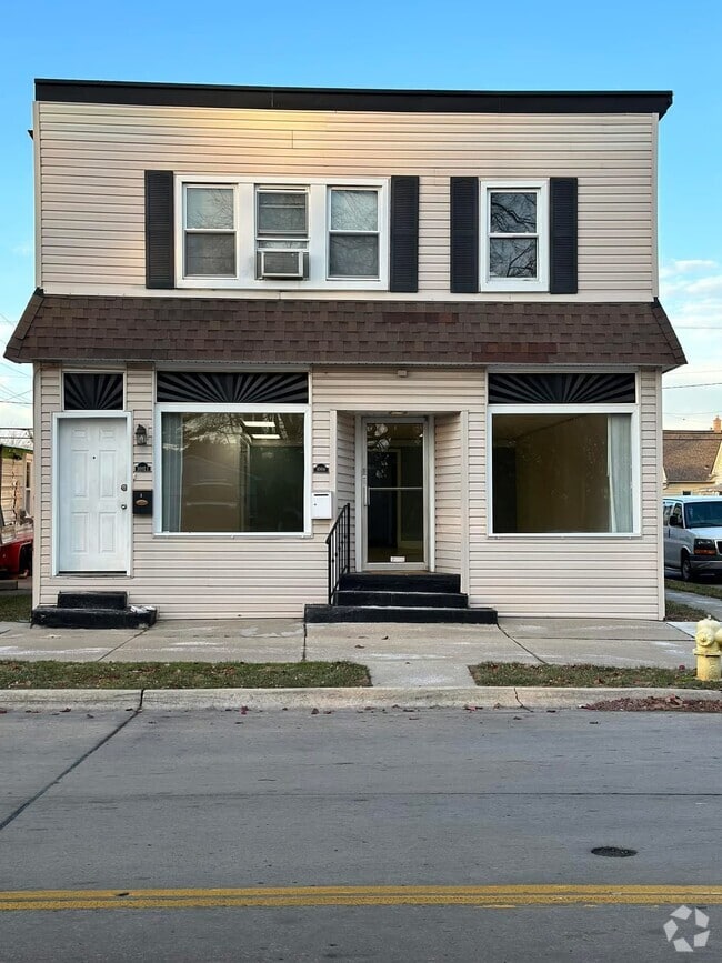 Building Photo - 1002 Oak St Unit Oak Street 1 Rental